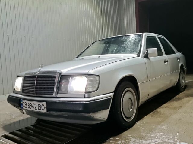 Серый Мерседес 230, объемом двигателя 2.3 л и пробегом 339 тыс. км за 2000 $, фото 2 на Automoto.ua