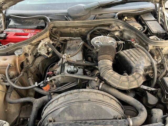 Серый Мерседес 230, объемом двигателя 2.3 л и пробегом 570 тыс. км за 1887 $, фото 7 на Automoto.ua