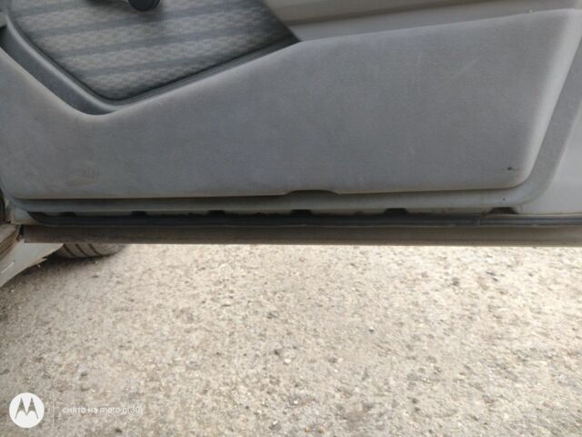 Серый Мерседес 230, объемом двигателя 2.3 л и пробегом 300 тыс. км за 2350 $, фото 4 на Automoto.ua