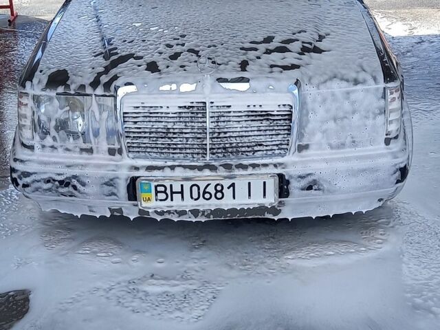 Серый Мерседес 230, объемом двигателя 2.3 л и пробегом 350 тыс. км за 2700 $, фото 1 на Automoto.ua