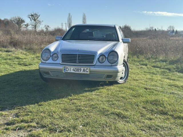 Серый Мерседес 230, объемом двигателя 2.3 л и пробегом 364 тыс. км за 2908 $, фото 1 на Automoto.ua