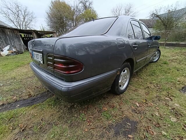 Сірий Мерседес 230, об'ємом двигуна 2.3 л та пробігом 420 тис. км за 1750 $, фото 3 на Automoto.ua