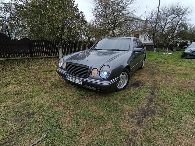 Сірий Мерседес 230, об'ємом двигуна 2.3 л та пробігом 420 тис. км за 1750 $, фото 6 на Automoto.ua