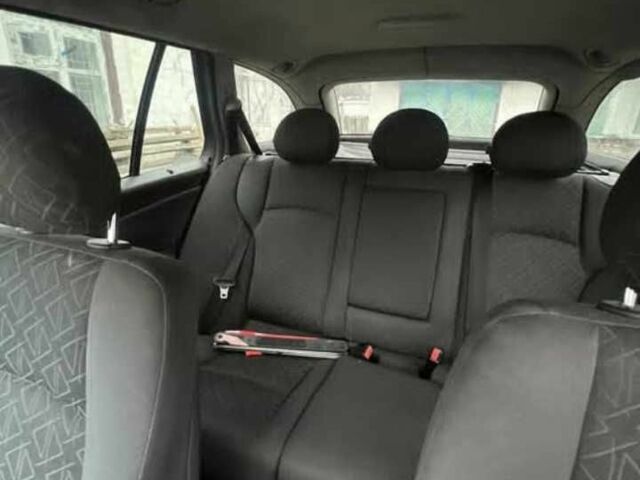 Сірий Мерседес 230, об'ємом двигуна 2.4 л та пробігом 300 тис. км за 1800 $, фото 2 на Automoto.ua