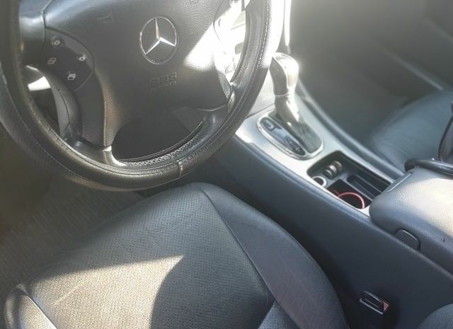 Серый Мерседес 230, объемом двигателя 2.7 л и пробегом 360 тыс. км за 6600 $, фото 5 на Automoto.ua