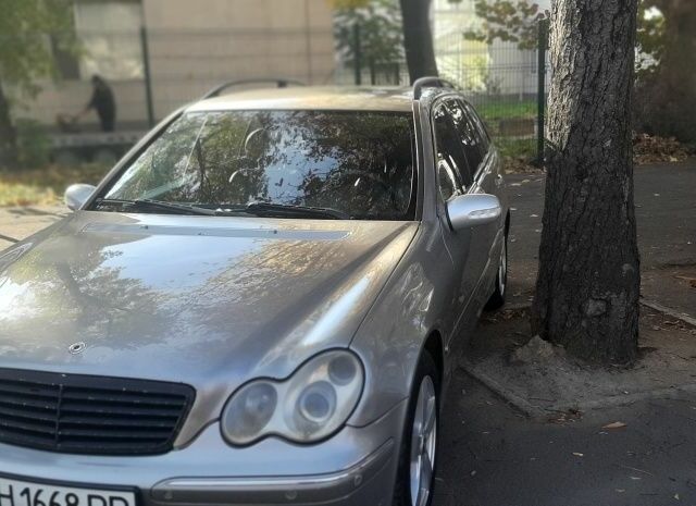 Серый Мерседес 230, объемом двигателя 2.7 л и пробегом 360 тыс. км за 6600 $, фото 3 на Automoto.ua