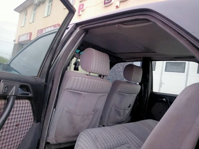 Синий Мерседес 230, объемом двигателя 2.3 л и пробегом 285 тыс. км за 1850 $, фото 6 на Automoto.ua