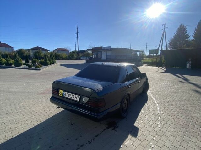 Синий Мерседес 230, объемом двигателя 2.3 л и пробегом 269 тыс. км за 2100 $, фото 7 на Automoto.ua