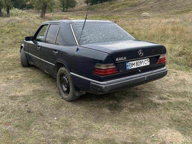 Синий Мерседес 230, объемом двигателя 2.3 л и пробегом 123 тыс. км за 1200 $, фото 2 на Automoto.ua