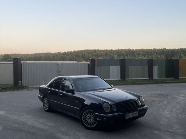 Синий Мерседес 230, объемом двигателя 2.3 л и пробегом 312 тыс. км за 2499 $, фото 5 на Automoto.ua