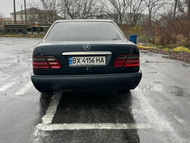 Синий Мерседес 230, объемом двигателя 2.3 л и пробегом 470 тыс. км за 1800 $, фото 4 на Automoto.ua
