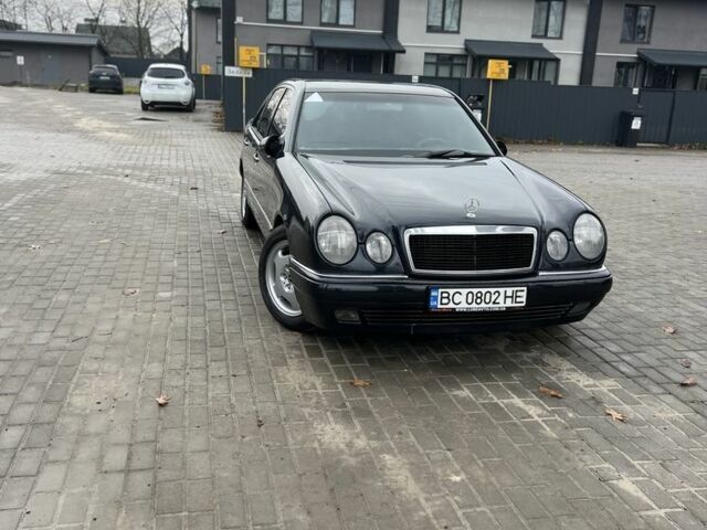 Синий Мерседес 230, объемом двигателя 2 л и пробегом 400 тыс. км за 2999 $, фото 1 на Automoto.ua