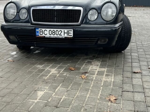 Синий Мерседес 230, объемом двигателя 2 л и пробегом 400 тыс. км за 2999 $, фото 4 на Automoto.ua