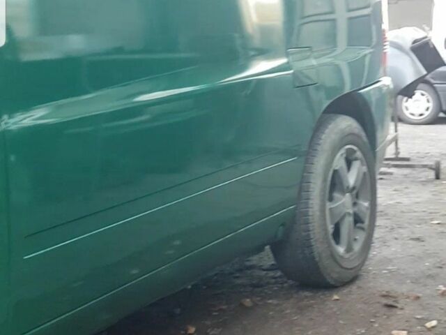 Зеленый Мерседес 230, объемом двигателя 2.3 л и пробегом 380 тыс. км за 4300 $, фото 2 на Automoto.ua