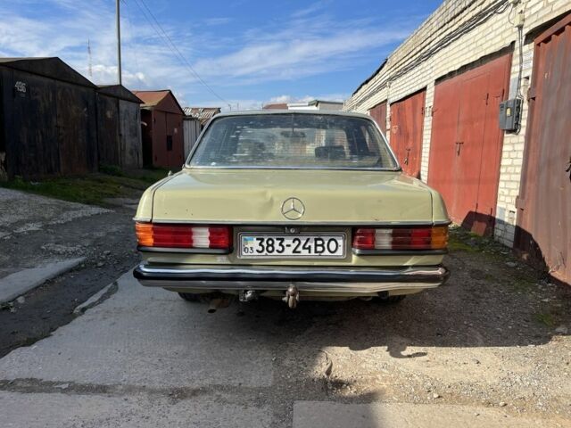 Зелений Мерседес 230, об'ємом двигуна 2.3 л та пробігом 340 тис. км за 550 $, фото 3 на Automoto.ua