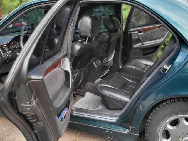 Зелений Мерседес 230, об'ємом двигуна 2.3 л та пробігом 500 тис. км за 2200 $, фото 8 на Automoto.ua