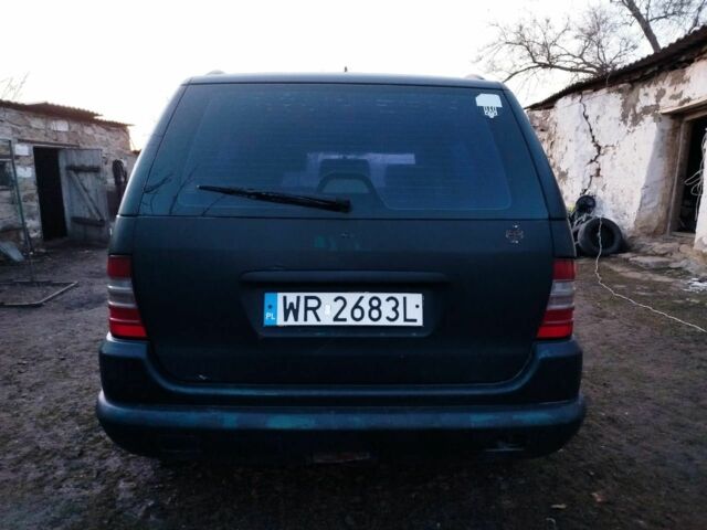 Зелений Мерседес 230, об'ємом двигуна 2.3 л та пробігом 1 тис. км за 2100 $, фото 2 на Automoto.ua