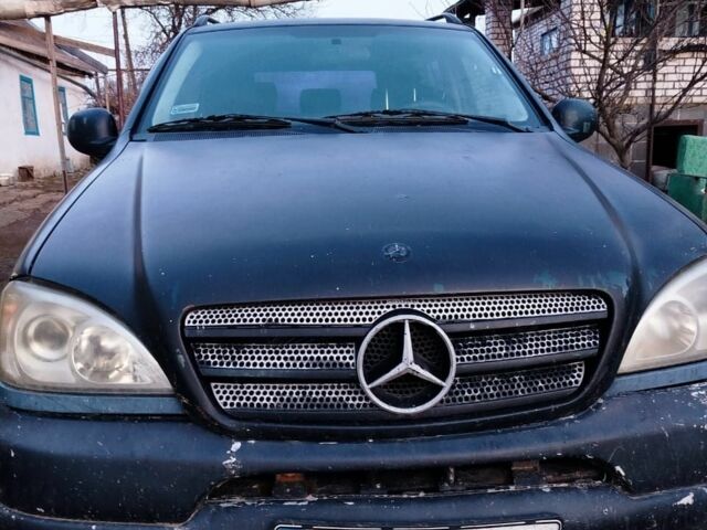 Зелений Мерседес 230, об'ємом двигуна 2.3 л та пробігом 1 тис. км за 2100 $, фото 1 на Automoto.ua