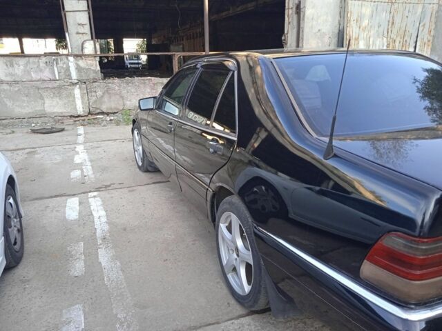 Черный Мерседес 240, объемом двигателя 3 л и пробегом 555 тыс. км за 7000 $, фото 4 на Automoto.ua