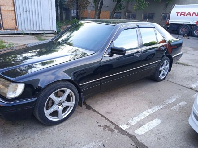 Черный Мерседес 240, объемом двигателя 3 л и пробегом 555 тыс. км за 7000 $, фото 5 на Automoto.ua