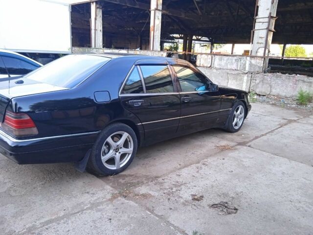 Черный Мерседес 240, объемом двигателя 3 л и пробегом 555 тыс. км за 7000 $, фото 6 на Automoto.ua