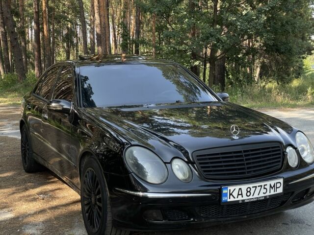 Черный Мерседес 240, объемом двигателя 2.6 л и пробегом 300 тыс. км за 5200 $, фото 4 на Automoto.ua