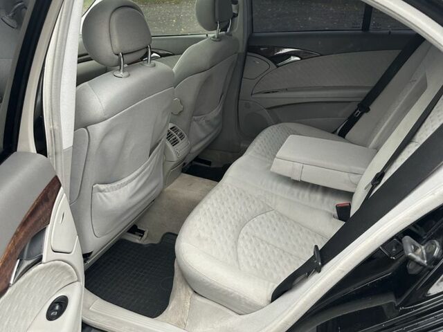 Чорний Мерседес 240, об'ємом двигуна 2.6 л та пробігом 306 тис. км за 5500 $, фото 20 на Automoto.ua