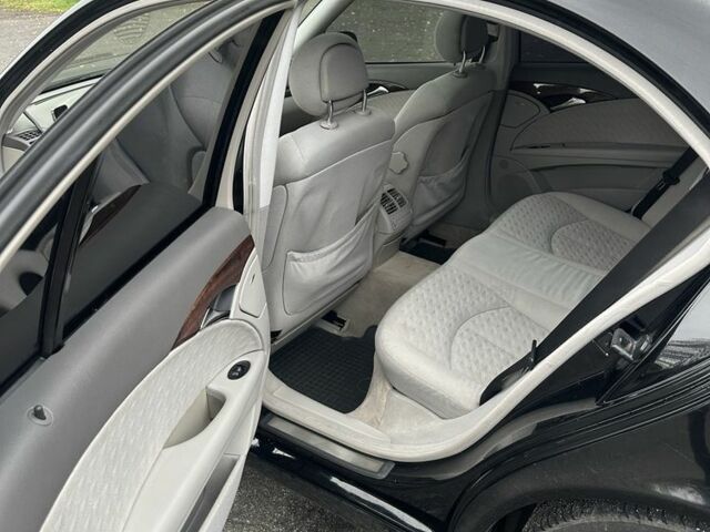 Чорний Мерседес 240, об'ємом двигуна 2.6 л та пробігом 306 тис. км за 5500 $, фото 10 на Automoto.ua