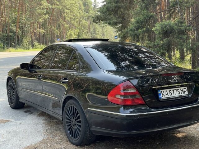 Черный Мерседес 240, объемом двигателя 2.6 л и пробегом 300 тыс. км за 5200 $, фото 9 на Automoto.ua