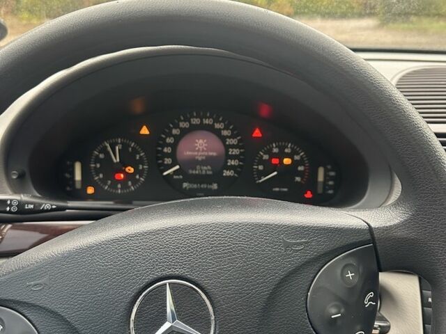 Чорний Мерседес 240, об'ємом двигуна 2.6 л та пробігом 306 тис. км за 5500 $, фото 16 на Automoto.ua