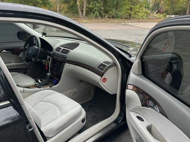 Чорний Мерседес 240, об'ємом двигуна 2.6 л та пробігом 306 тис. км за 5500 $, фото 9 на Automoto.ua