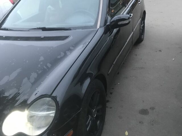 Черный Мерседес 240, объемом двигателя 2.6 л и пробегом 314 тыс. км за 5235 $, фото 2 на Automoto.ua