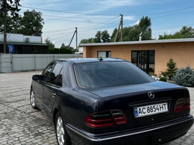 Фіолетовий Мерседес 240, об'ємом двигуна 2.7 л та пробігом 370 тис. км за 3000 $, фото 6 на Automoto.ua