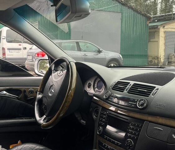 Сірий Мерседес 240, об'ємом двигуна 2.6 л та пробігом 320 тис. км за 4500 $, фото 2 на Automoto.ua