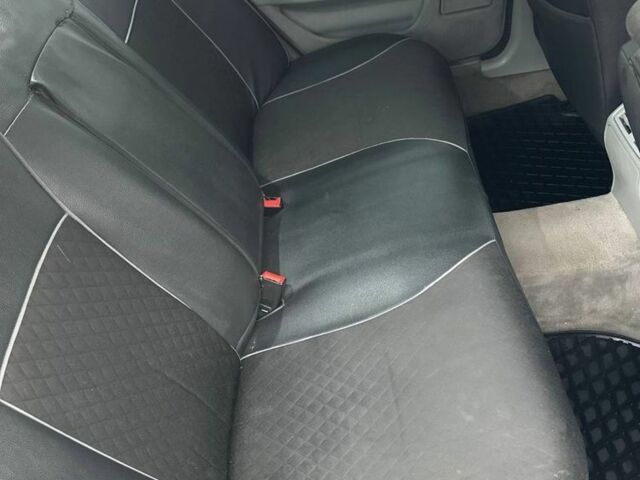 Сірий Мерседес 240, об'ємом двигуна 3.2 л та пробігом 300 тис. км за 2700 $, фото 5 на Automoto.ua