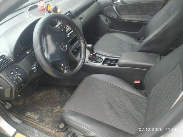 Серый Мерседес 240, объемом двигателя 2.6 л и пробегом 450 тыс. км за 1700 $, фото 6 на Automoto.ua
