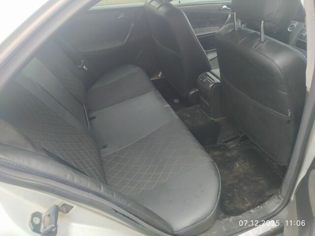 Серый Мерседес 240, объемом двигателя 2.6 л и пробегом 450 тыс. км за 1700 $, фото 5 на Automoto.ua