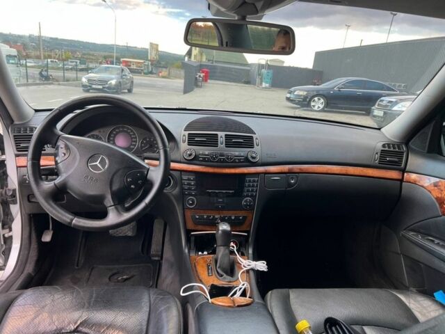 Сірий Мерседес 240, об'ємом двигуна 2.8 л та пробігом 316 тис. км за 5400 $, фото 7 на Automoto.ua