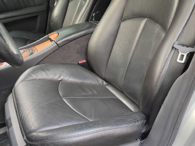 Серый Мерседес 240, объемом двигателя 2.6 л и пробегом 340 тыс. км за 5950 $, фото 5 на Automoto.ua