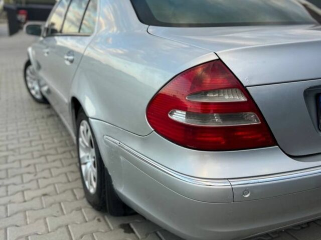 Сірий Мерседес 240, об'ємом двигуна 2.8 л та пробігом 316 тис. км за 5400 $, фото 3 на Automoto.ua