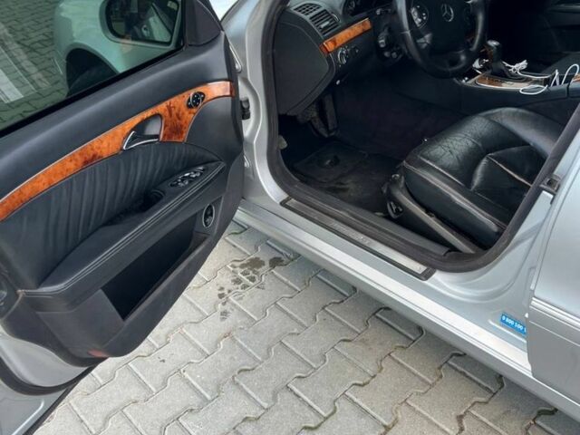 Сірий Мерседес 240, об'ємом двигуна 2.8 л та пробігом 316 тис. км за 5400 $, фото 5 на Automoto.ua