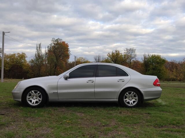 Серый Мерседес 240, объемом двигателя 2.6 л и пробегом 340 тыс. км за 5950 $, фото 3 на Automoto.ua