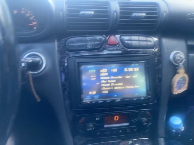 Серый Мерседес 240, объемом двигателя 2.6 л и пробегом 315 тыс. км за 4500 $, фото 7 на Automoto.ua