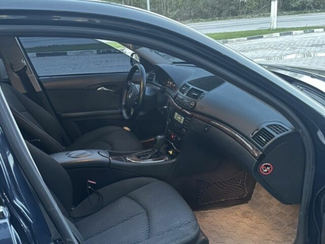 Синій Мерседес 240, об'ємом двигуна 2.6 л та пробігом 320 тис. км за 5200 $, фото 4 на Automoto.ua