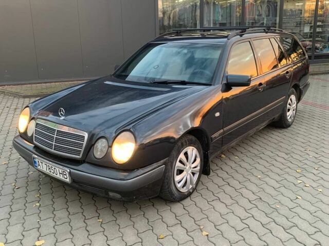 Синій Мерседес 240, об'ємом двигуна 2.4 л та пробігом 400 тис. км за 2350 $, фото 5 на Automoto.ua