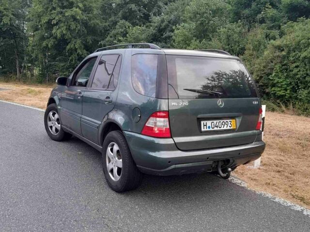 Зеленый Мерседес 240, объемом двигателя 3 л и пробегом 270 тыс. км за 4600 $, фото 6 на Automoto.ua