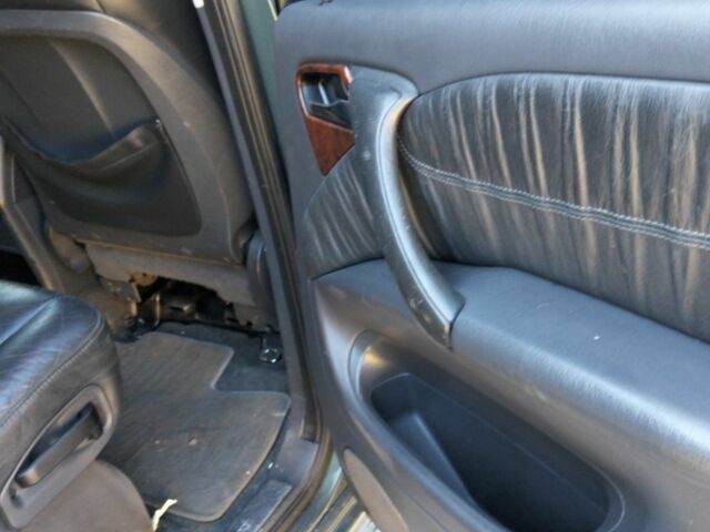 Зеленый Мерседес 240, объемом двигателя 3 л и пробегом 270 тыс. км за 4600 $, фото 9 на Automoto.ua