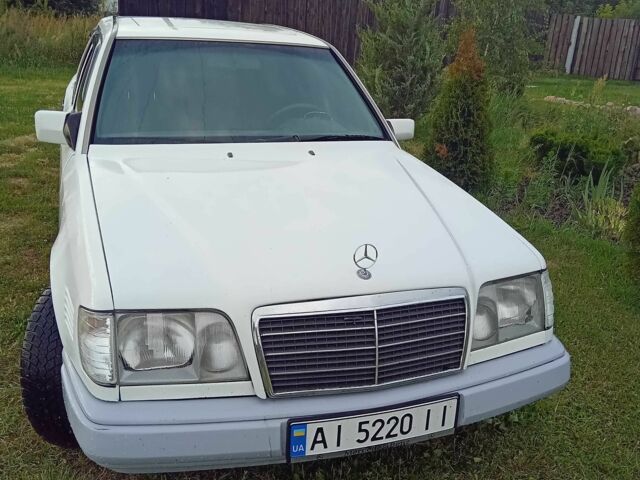 Білий Мерседес 250, об'ємом двигуна 2.5 л та пробігом 400 тис. км за 3500 $, фото 8 на Automoto.ua