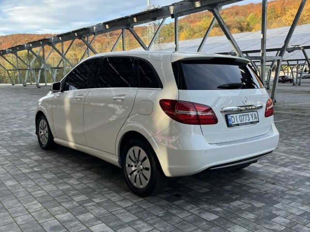 Белый Мерседес 250, объемом двигателя 0 л и пробегом 87 тыс. км за 9800 $, фото 4 на Automoto.ua