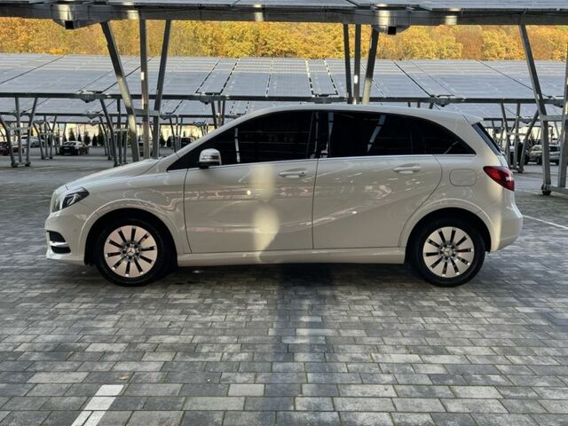 Белый Мерседес 250, объемом двигателя 0 л и пробегом 87 тыс. км за 9800 $, фото 5 на Automoto.ua